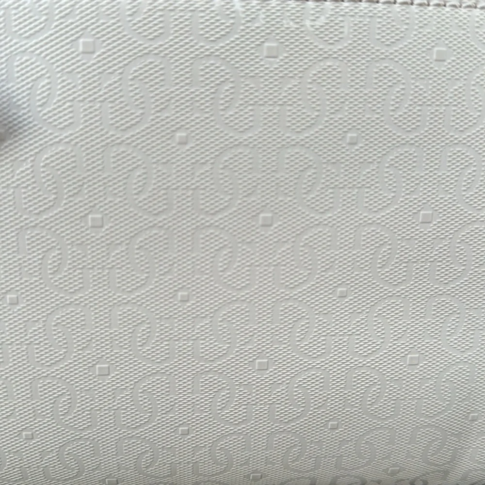 New GUESS Alexie Logo Girlfriend Satchel